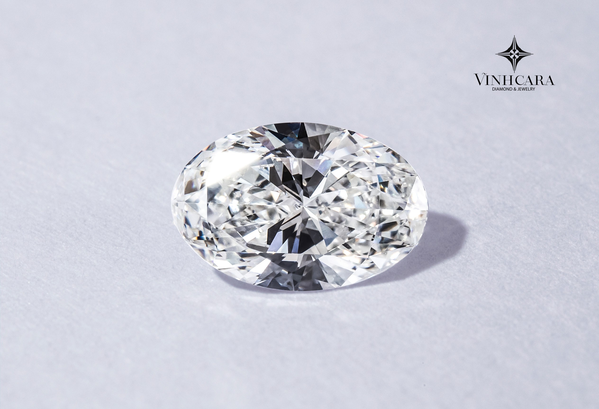 Những phong cách thiết kế nhẫn kim cương hình oval phổ biến nào nên cân nhắc? 
